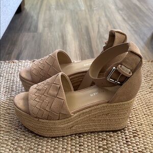 Marc fisher taupe Adalla espadrille wedges excellent condition beige